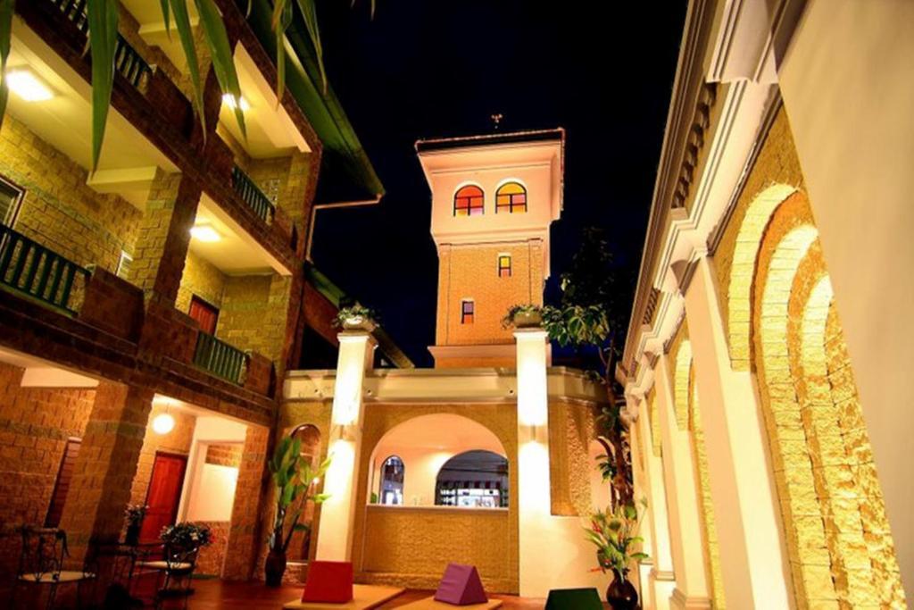 The Castle Chiang Mai Hotel Exterior photo